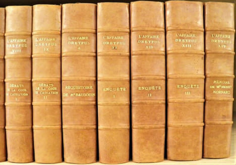 L'Affaire Dreyfus. Exceptionnelle collection d'ouvrages sur l'épopée judiciaire de "l'Affaire" en reliure uniforme. . [COLLECTIF]