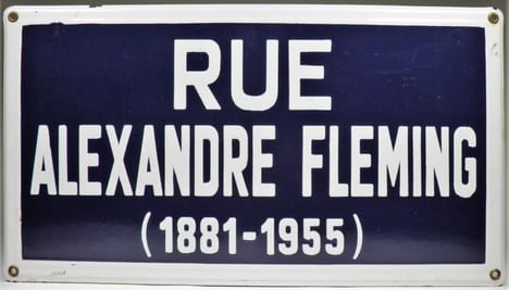 AUTHENTIQUE PLAQUE EMAILLÉE. Plaque de Rue : ALEXANDRE FLEMING. Hommage au découvreur de la pénicilline. . ALEXANDRE FLEMING.