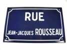 RUE Jean-Jacques ROUSSEAU. Belle plaque de rue émaillée, fond bleu marine et texte blanc en relief. . ROUSSEAU, Jean-Jacques. 