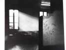 Verre et carrelage. Photographie originale. . LOUIS, Christian. 