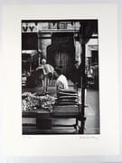 Un air d'accordéon au marché. Photographie originale.  par LOUIS, Christian.  - Image 2