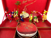 La Boîte Magique. Rare jeu, équipé d’une manette qui permet d’actionner un aimant et d’animer des petits sujets.  par K-B Paris (KRATZ-BOUSSAC).  - Image 3
