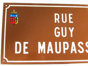 RUE GUY DE MAUPASSANT. Belle plaque de rue émaillée, fond brun et texte blanc en relief. Ville de Ouistreham en Normandie.  par MAUPASSANT, Guy de.  - Image 6