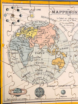 Atlas Géographique. [PUZZLE - JEU DE PATIENCE] . [SAUSSINE, Léon] 