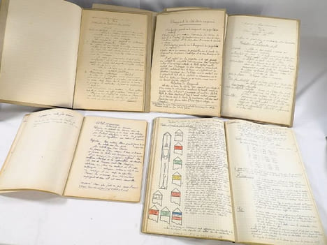 Cours d'Artifices de l'École Centrale de Pyrotechnie. Bourges, 1937. Ensemble de 5 cahiers manuscrits. . ÉCOLE CENTRALE DE PYROTECHNIE DE BOURGES.