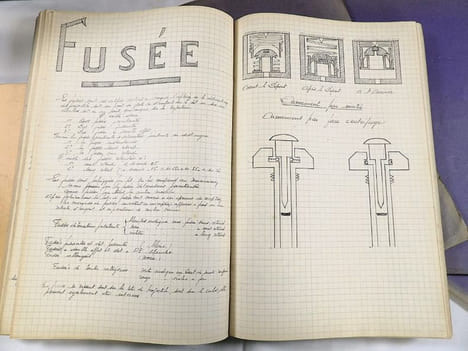 Cours d'Artifices de l'École Centrale de Pyrotechnie. Bourges, 1937. Ensemble de 5 cahiers manuscrits. . ÉCOLE CENTRALE DE PYROTECHNIE DE BOURGES.