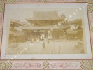 Photographie argentique ancienne représentant un temple. JAPON. . [ANONYME]. 