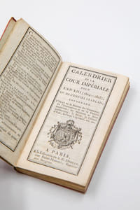 Calendrier de la cour impériale pour lan XIII (1804-1805), IIe de l'Empire français, contenant l'état de la Maison de l'Empereur, de l'Impératrice et de la famille impériale ; les Ministres et leurs attributions ; le Sénat, le Conseil d'État, le Corps législatif, etc. etc.