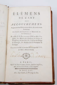 Elémens de l'art des accouchemens. Augmentés des Observations sur les Accouchemens Laborieux. A l'usage des Etudians en Médecine et en Chirurgie. Traduits sur la dernière Edition par M****, avec figures.