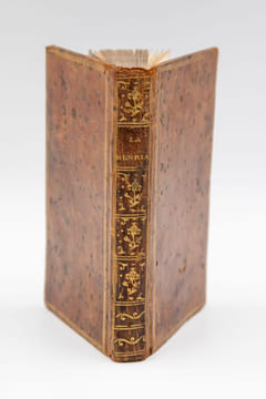 La Henriade, en dix chants, avec la Dissertation sur la mort d'Henri IV.. VOLTAIRE.