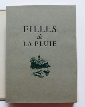 Filles de la pluie. Scènes de la vie ouessantine.. SAVIGNON, André.