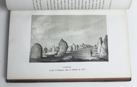 Voyage chez les Celtes, ou de Paris au Mont Saint-Michel, par Carnac, suivi d'une Notice sur les monuments celtiques des environs de Paris ; avec de nombreux dessins lithographiés.