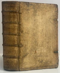Historien und Bücher: von alten Juedischen Geschichten zwentzig sambt eynem von seinem leben: vom Juedischen krieg siben: von der Juden altem herkommen wider apionem grammaticum zwey: von meysterschafft der vernunfft und der Machabeer marter eyns. [6] 524 [20] ff. Title in red and black within woodcut border, 120 text woodcuts, printer's device at end. (Strasbourg, Theodosius Rihel, 1590).
Bound with:
HEGESIPPUS. Fuenff buecher vom Jüdischen Krieg und endlicher zerstörung der herrlichen und gewaltigen Statt Jerusalem. [6], 118, [6] ff. Title printed in red and black within woodcut border and 21 text woodcuts. [Ibid., idem].