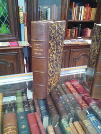 Les Trois Mousquetaires Les Mousquetaires Drame en cinq actes et douze tableaux, précédé de L'Auberge de Béthune, prologue par MM. A. Dumas et Auguste Maquet.Vingt ans après2 Volumes