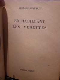 En habillant les vedettes