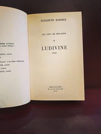 Les gens de MogadorT1: Julia VernetT2: LudivineT3 et 4: Dominique Vernet