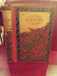 La Petite Rose, ses six tantes et ses sept cousins