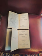 Superbe série homogène regroupant des textes fondateurs et des curiosités littéraires du XIXe siècle :Daphnis et Chloé (Longus) : Le grand classique pastoral.Adolphe (B. Constant) : Le chef-d'œuvre du roman psychologique.Les débuts d'un homme de lettres (A. Daudet).Le violon de faïence (Champfleury).Mes prisons (Sylvio Pellico).Historiettes (Henry Aubanel).Le roman du capucin (Henri Murger).La dernière croisade (René Maizeroy). par Divers. - Image 3