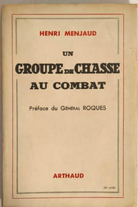 Un groupe de chasse au combat