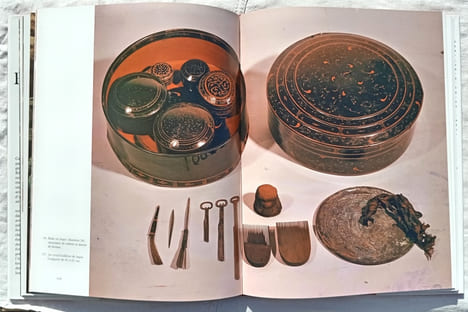 Des profondeurs de la terre chinoise : Les découvertes archéologiques en République Populaire de Chine, Ars Mundi, 1987. Chen Heyi, Tsian Hao et Rou ...