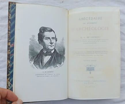 Dictionnaire historique et pittoresque du théâtre et des arts qui s'y rattachent, Librairie de Firmin-Didot et cie, 1885. Arthur Pougin