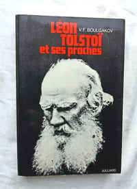 Léon Tolstoï et ses proches, essais et souvenirs, Julliard, 1971, traduits du russe par Maya Minoustchine
