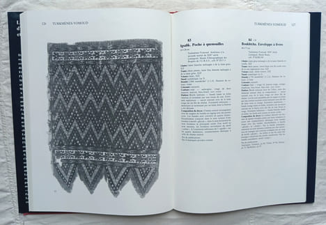 Les tapis d'Asie Centrale et du Kazakhstan (turkmènes - ouzbeks - karakalpak - kirghizes - kazakhs - beloudj), Editions d'art Aurora - Léningrad, ...