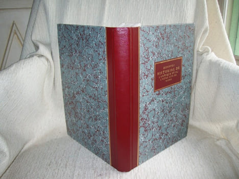 DISCOURS HISTORIAL DE L'ANTIQUE ET ILLUSTRE CITE DE NIMES.. POLDO D'ALBENAS Jean