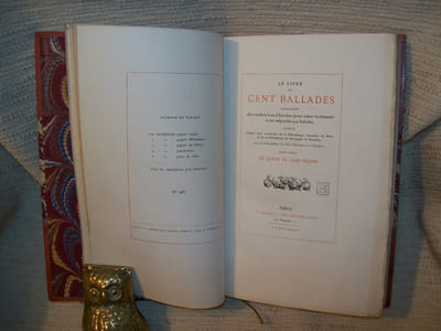 LE LIVRE DES CENT BALLADES contenant des conseils à un Chevalier pour aimer loyalement et les réponses aux ballades.