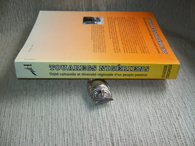 TOUAREGS NIGERIENS. Unité culturelle et diversité régionale d'un peuple pasteur. 2e édition.