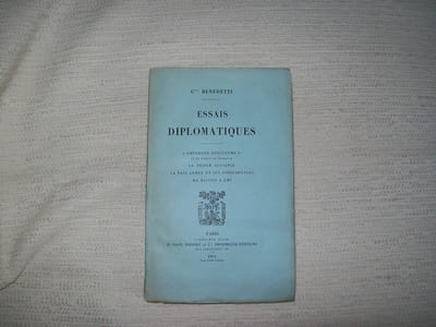 ESSAIS DIPLOMATIQUES.