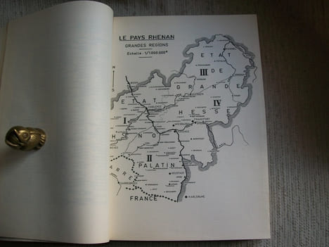 LE PAYS RHENAN. Index historique et architectural des principales villes, abbayes, châteaux de l'Etat Rhéno-Palatin et de la Hesse.. BEZEGHER Général ...
