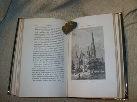 LES PLUS BELLES EGLISES DU MONDE. Notices historiques et archéologiques sur les temples les plus célèbres de la Chrétienté.. BOURASSE Abbé