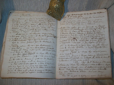 DOMAINE DE LA CLOCHE. PIERRELATTE. VAUCLUSE. LIVRES DE COMPTES 1789-1858. MANUSCRITS ORIGINAUX.