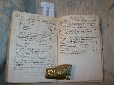DOMAINE DE LA CLOCHE. PIERRELATTE. VAUCLUSE. LIVRES DE COMPTES 1789-1858. MANUSCRITS ORIGINAUX.