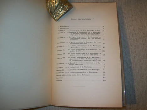 HISTOIRE politique, économique et sociale de la Martinique sous l'Ancien Régime (1635-1789).. BANBUCK