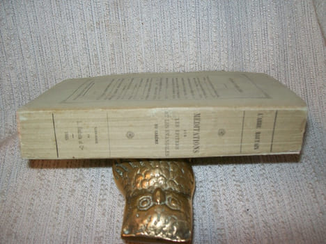 MEDITATIONS sur les Epîtres et les Evangiles du Carême. Paris Hachette 1865. Fort in-12 broché 640pp. Quelques pâles rousseurs par endroits. Bel ...
