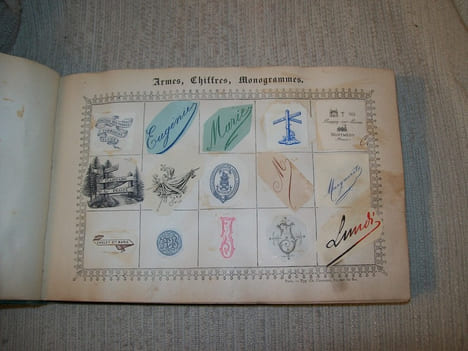 ARMES CHIFFRES ET MONOGRAMMES collection d'un amateur.. undefined