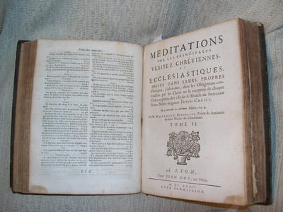 MEDITATIONS SUR LES PRINCIPALES VERITES CHRETIENNES ET ECCLESIASTIQUES pour tous les Dimanches, Festes et autres jours de l'Année. Avec cinquante et une Méditations pour servir de Sujet aux Conférences spirituelles qui se font dans le cours de l'année. Dernière édition revûë, corrigée et augmentée (...) enrichi à la marge de passages choisis de l'Ecriture, des Conciles et des Pères.