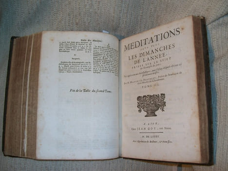 MEDITATIONS SUR LES PRINCIPALES VERITES CHRETIENNES ET ECCLESIASTIQUES pour tous les Dimanches, Festes et autres jours de l'Année. Avec cinquante et ...