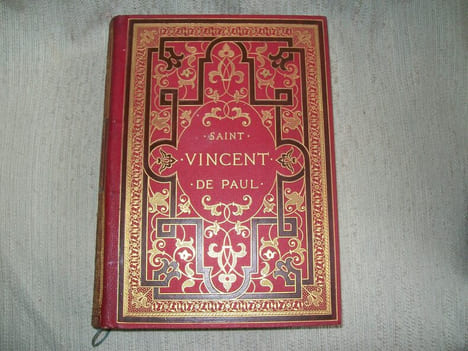 SAINT VINCENT DE PAUL et sa mission sociale. Introduction de Louis Veuillot.. LOTH Arthur