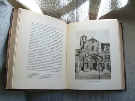 ARLES. Son histoire, ses monuments, ses musées.. CHARLES-ROUX