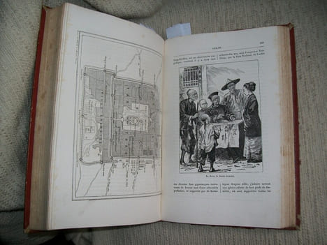 VOYAGE AUTOUR DU MONDE. Australie, Java, Siam, Ca,ton, Pékin, Yeddo, San Francisco.. BEAUVOIR Comte de