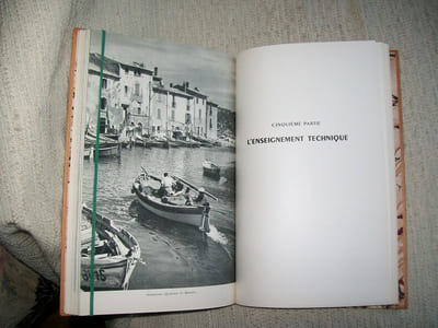 LA CHAMBRE DE COMMERCE DE MARSEILLE1599-1949 le passé, le présent, l'avenir.
