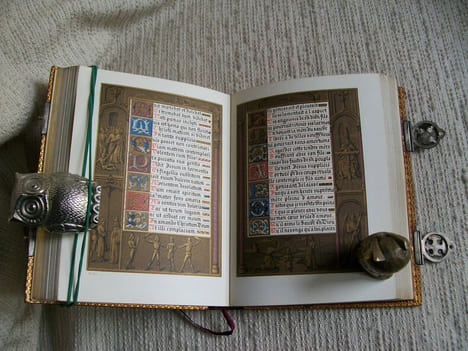 HEURES DU MOYEN AGE.. undefined