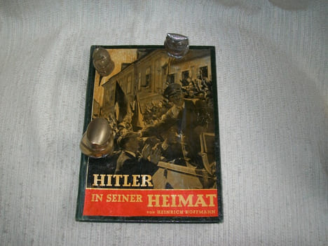 HITLER IN SEINER HEIMAT. Geleitwort Dr Otto Dietrich.. HOFFMANN Heinrich
