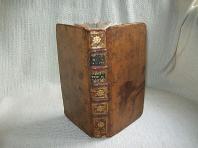 VOYAGE AUTOUR DU MONDE fait pendant les années 1740, 41, 42, 43 et 44. Traduit l'anglois. TOME III Livre 3.