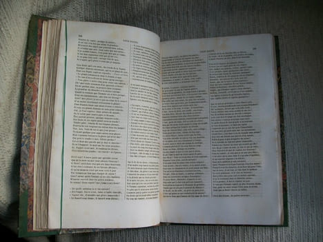 PETITS POETES FRANCAIS depuis Malherbe jusqu'à nos jours. Avec des notices biographiques et littéraires sur chacun d'eux par M Prosper poitevin.. ...