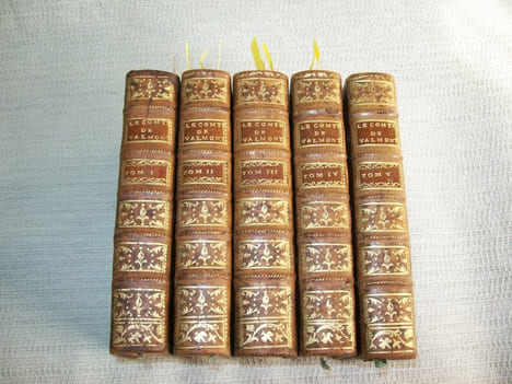 LE COMTE DE VALMONT ou les Egaremens de la Raison. Lettres recueillies et publiées par M*** 5e édition revue et augmentée.. undefined