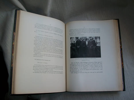 LE PACTE GENERAL DE RENONCIATION A LA GUERRE comme instrument de Politique Nationale. La réception des Plénipotentiaires à l'Hôtel de Ville.. WEISS ...
